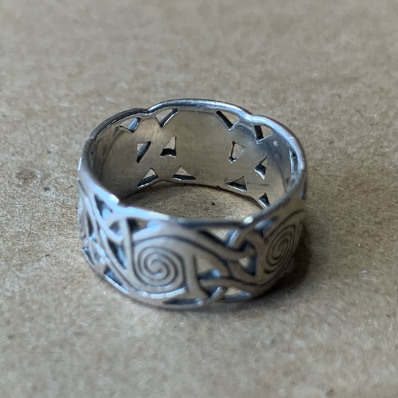 Celtic Ring - Picture 3 of 4